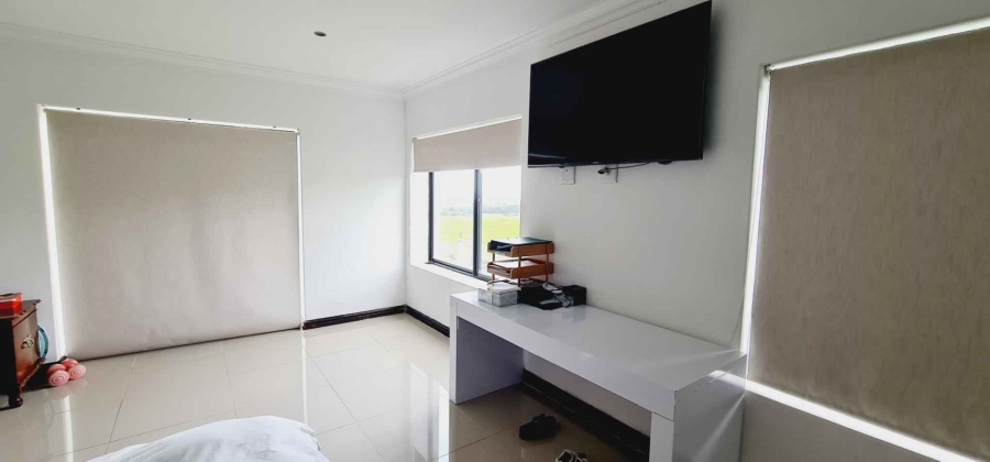 5 Bedroom Property for Sale in Baronetcy Estate Western Cape